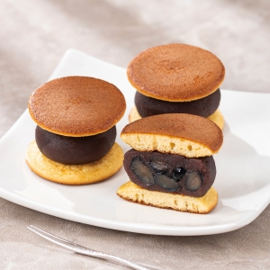 亀どら 黒豆かのこ